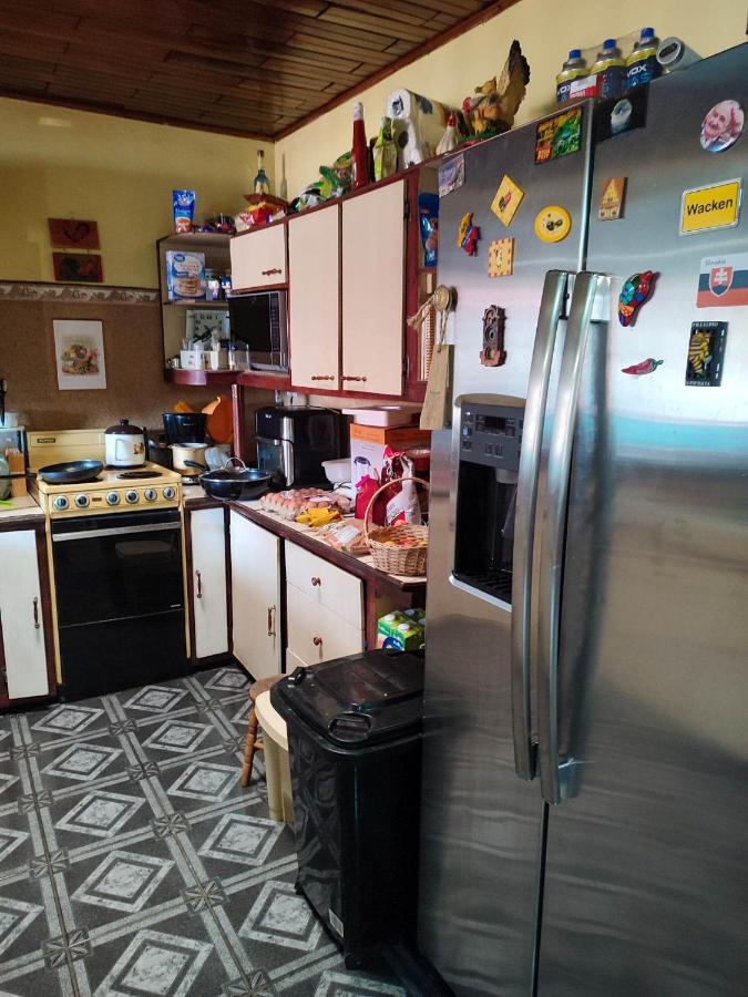The Cozy Cactus House B&B Cartago Centro English Spoken Bagian luar foto